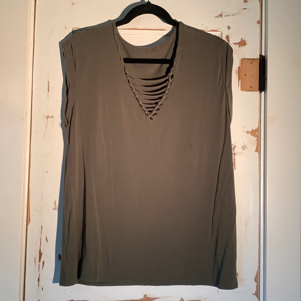 🧟‍♂️Sleeveless Knit T🧟‍♂️ 5 or More for $15